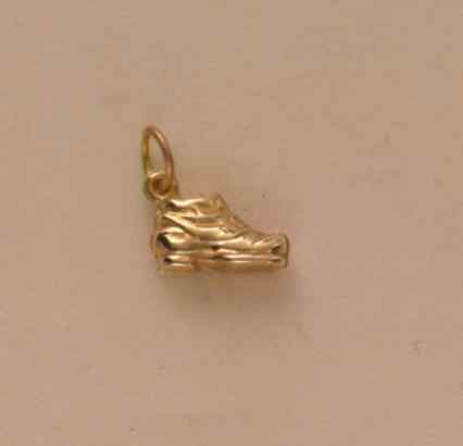 GPC PAIR OF HOLLOW BOOTS CHARM